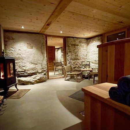 Alpen Charme - Chalet D'Hotes Et Spa Bed & Breakfast Gsteig Exterior photo