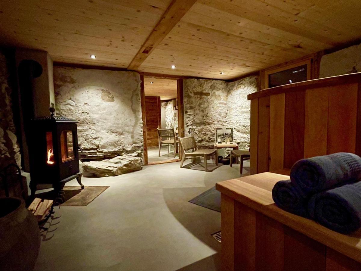 Alpen Charme - Chalet D'Hotes Et Spa Gsteig Exterior photo