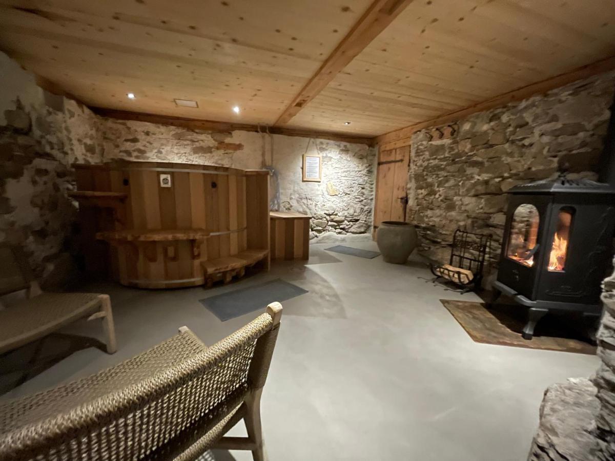 Alpen Charme - Chalet D'Hotes Et Spa Gsteig Exterior photo