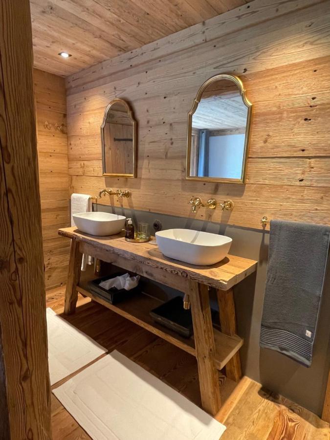 Alpen Charme - Chalet D'Hotes Et Spa Gsteig Exterior photo